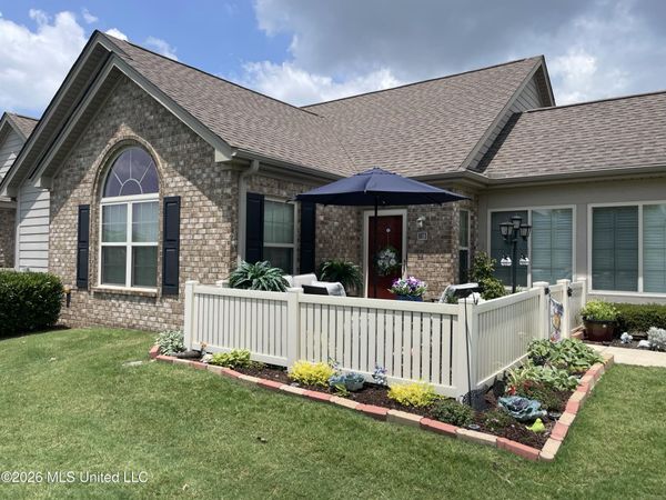 8673 Parkview Oaks Circle, Olive Branch, MS 38654