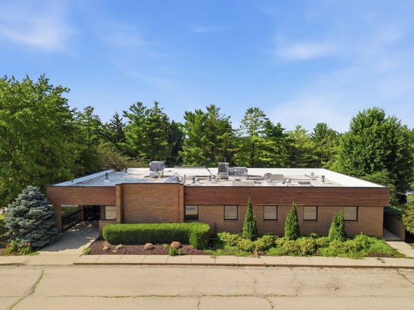 635 E Lincolnway Road, Morrison, IL 61270