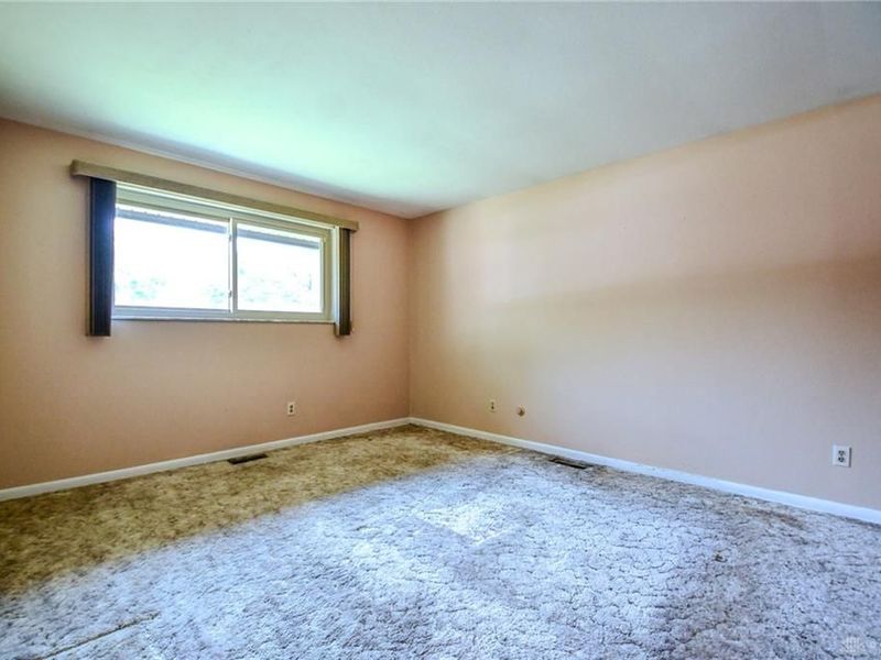 2228 E Whipp Road, Kettering, OH 45440 Photo 19