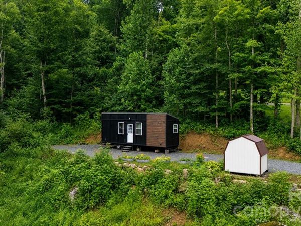291 White Dogwood Lane , Bakersville, NC 28705