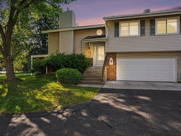 719 Evergreen Court, Burnsville, MN 55337