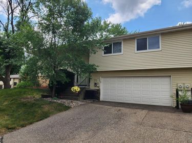 4444 Woodgate Court, Eagan, MN 55122