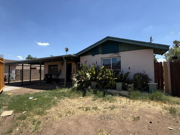 8223 W CLARENDON Avenue, Phoenix, AZ 85033