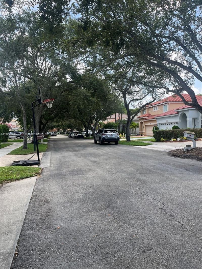 10854 Limeberry Dr, Cooper City, FL 33026 Photo