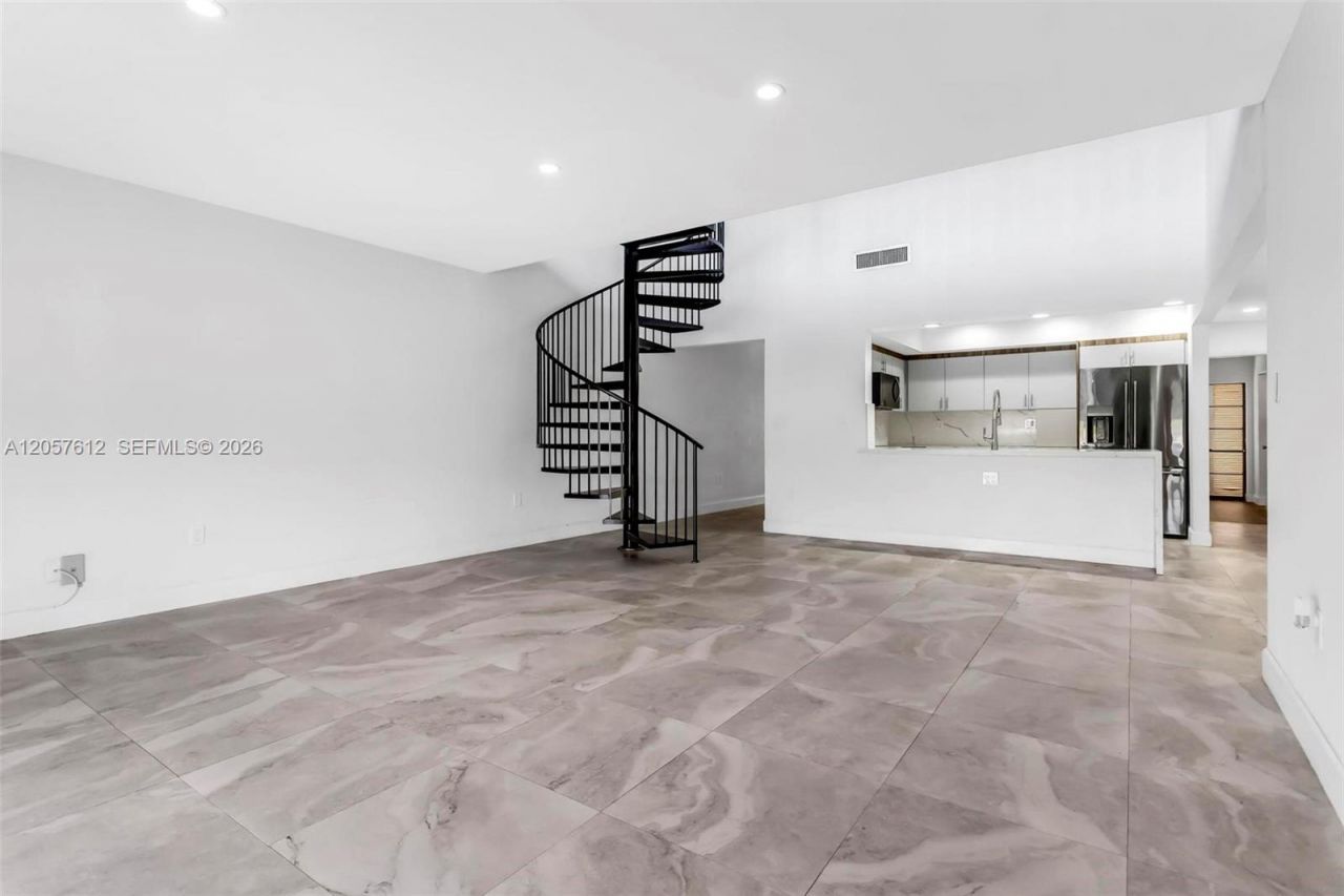 8350 Dundee Ter , Miami Lakes, FL 33016 Photo