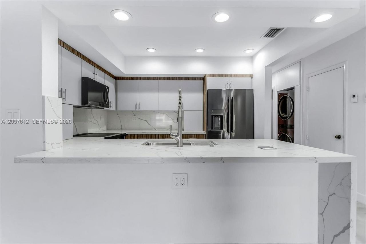 8350 Dundee Ter , Miami Lakes, FL 33016 Photo