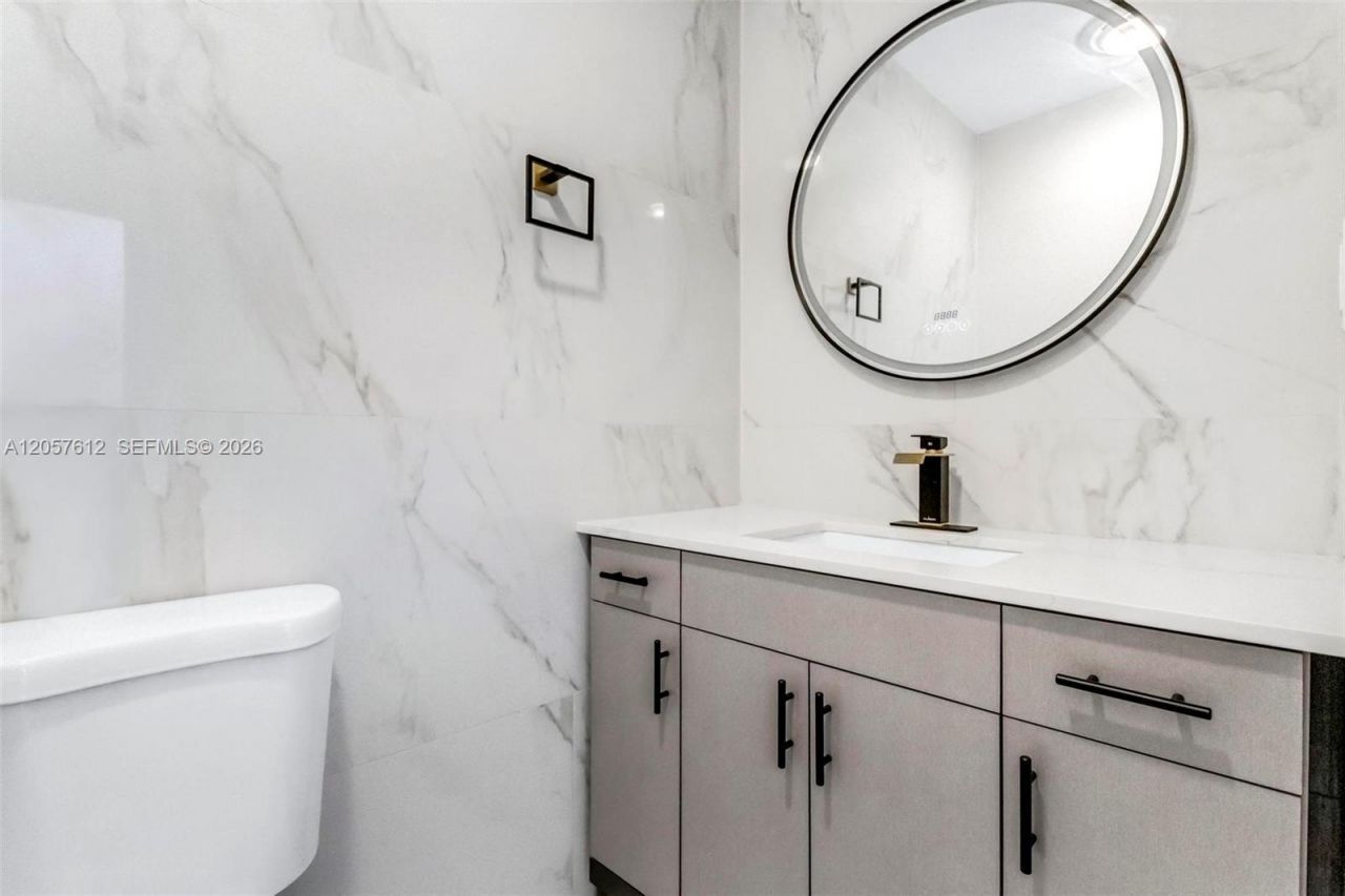 8350 Dundee Ter , Miami Lakes, FL 33016 Photo
