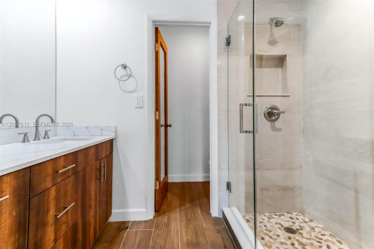 8350 Dundee Ter , Miami Lakes, FL 33016 Photo