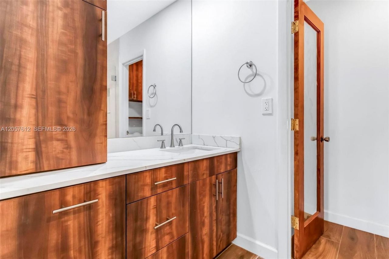 8350 Dundee Ter , Miami Lakes, FL 33016 Photo