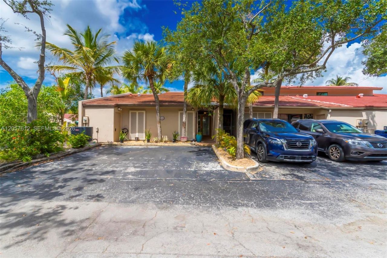 8350 Dundee Ter , Miami Lakes, FL 33016 Photo