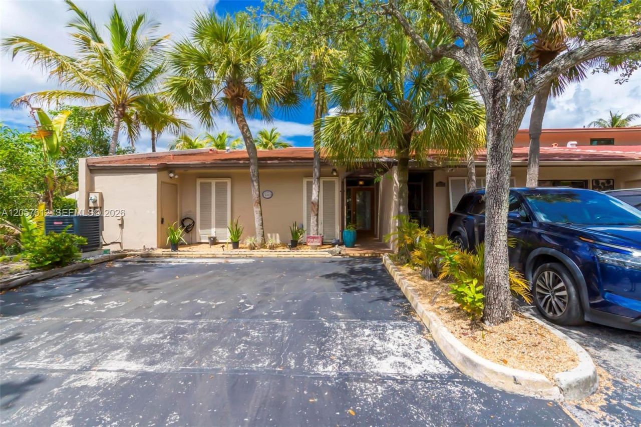 8350 Dundee Ter , Miami Lakes, FL 33016 Photo