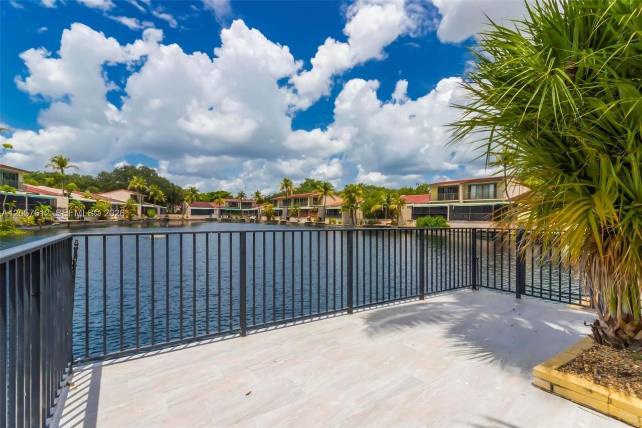 8350 Dundee Ter , Miami Lakes, FL 33016 Photo