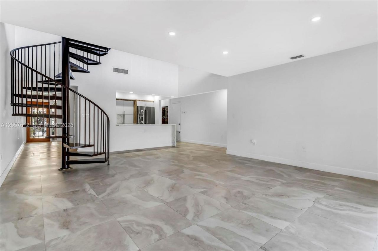 8350 Dundee Ter , Miami Lakes, FL 33016 Photo