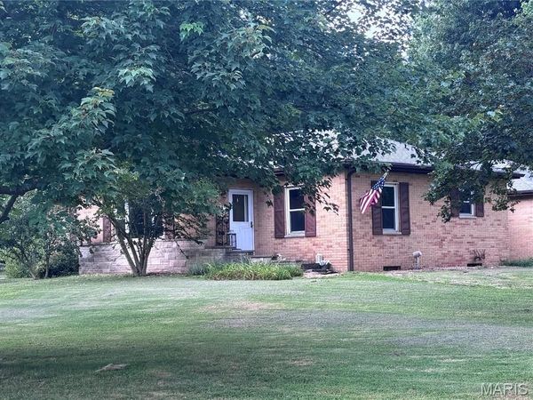 9 Lou Juan Drive , Glen Carbon, IL 62034