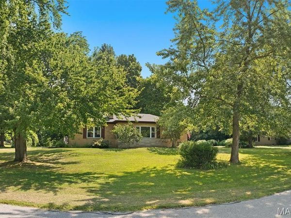 9 Lou Juan Drive, Glen Carbon, IL 62034