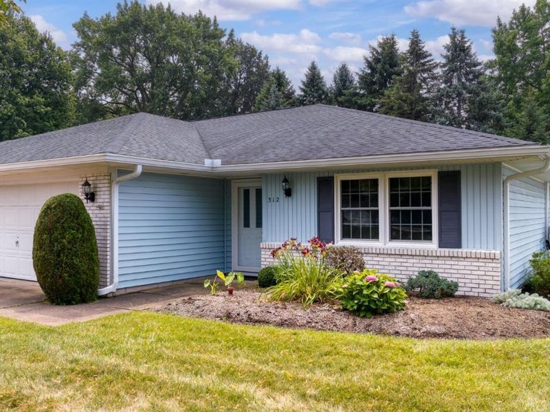 312 Lisa Ann Drive, Huron, OH 44839 Photo 1