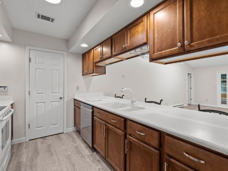312 Lisa Ann Drive, Huron, OH 44839 Photo 4
