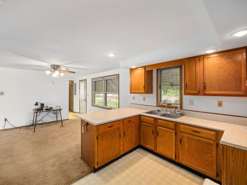 550 S Tiffin Street, Port Clinton, OH 43452 Photo 11