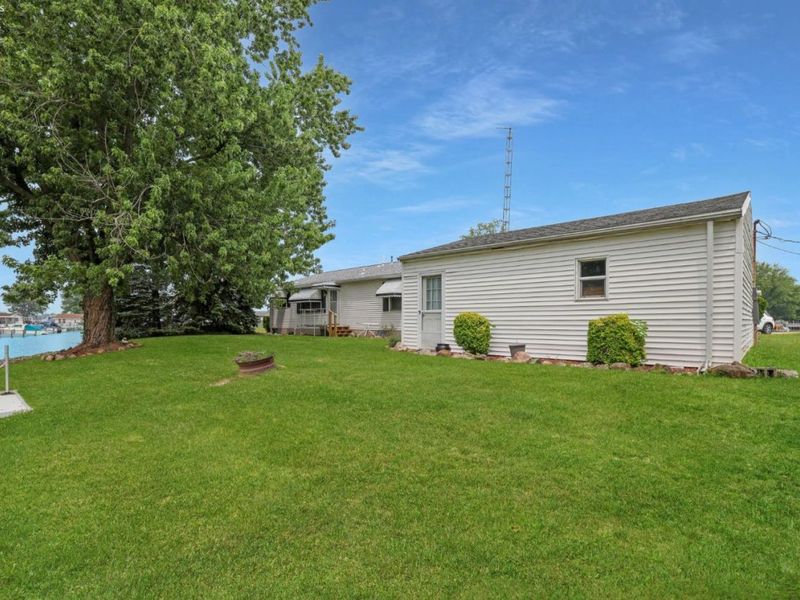 550 S Tiffin Street, Port Clinton, OH 43452 Photo 3