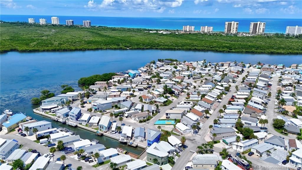 529 Nettles Boulevard, Jensen Beach, FL 34957 Photo