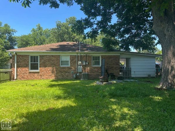 165 E Poplar, Piggott, AR 72454