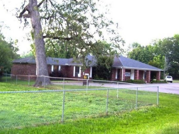 170 S 4th Street, Ashdown, AR 71822