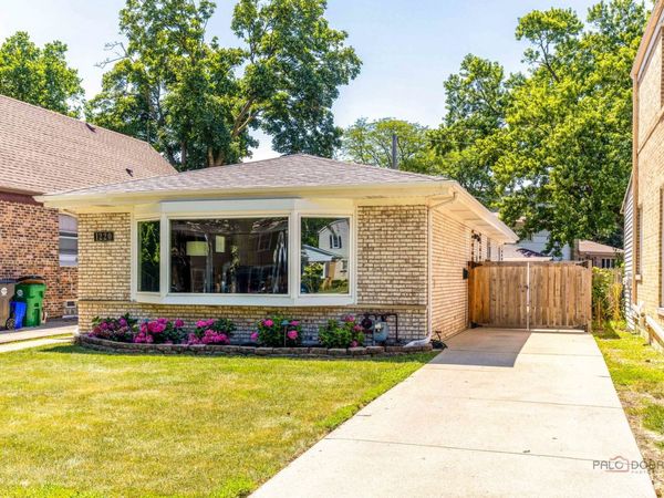 1220 Elliott Street, Park Ridge, IL 60068