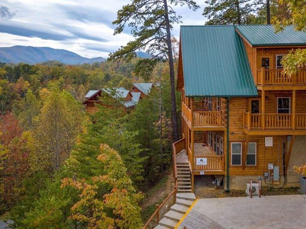 4326 Forest Ridge Way, Pigeon Forge, TN 37863