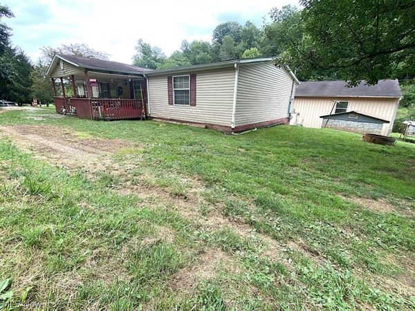 946 Missouri Fork , Spencer, WV 25276