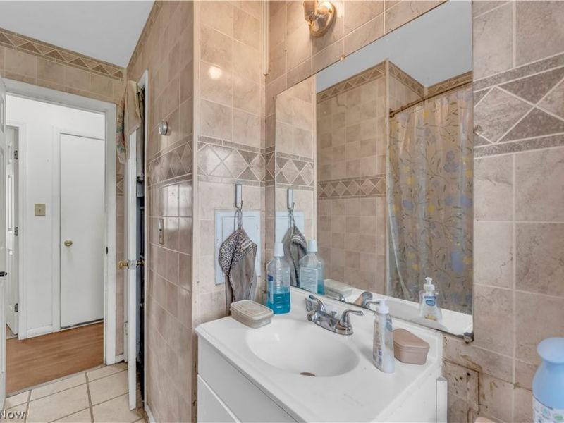 30015 Warren Road, Wickliffe, OH 44092 Photo 11