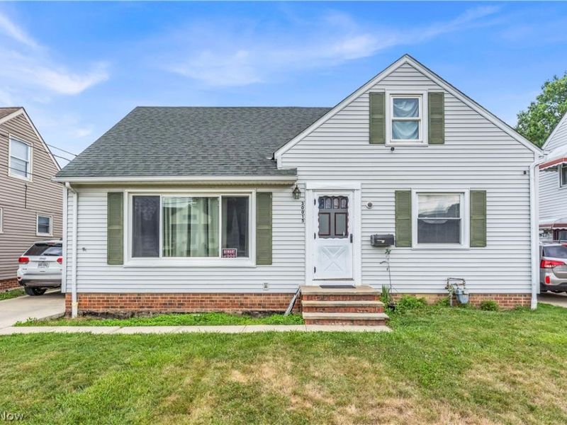 30015 Warren Road, Wickliffe, OH 44092 Photo 2