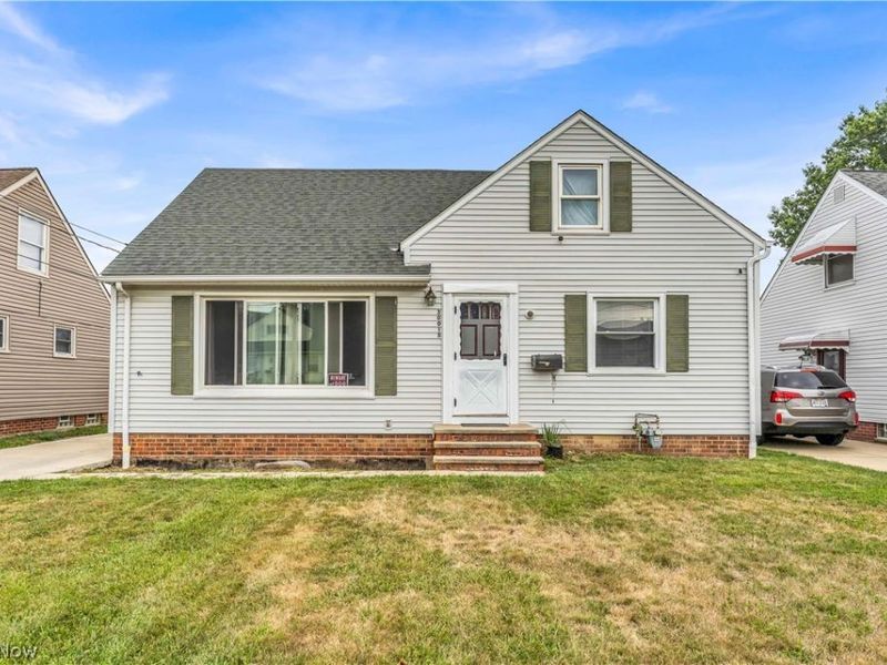 30015 Warren Road, Wickliffe, OH 44092 Photo 2
