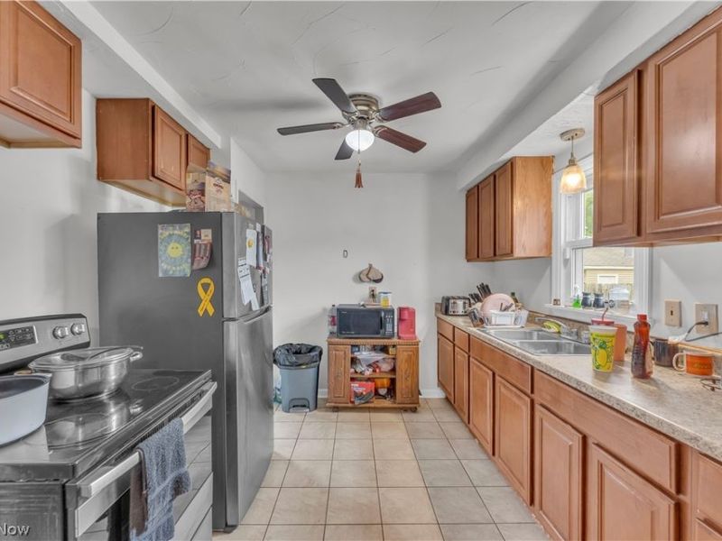 30015 Warren Road, Wickliffe, OH 44092 Photo 5