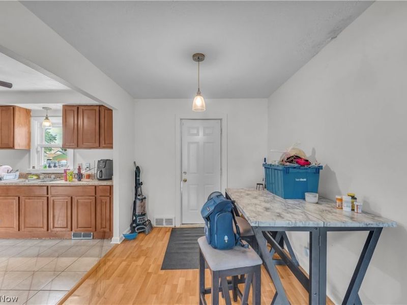 30015 Warren Road, Wickliffe, OH 44092 Photo 8