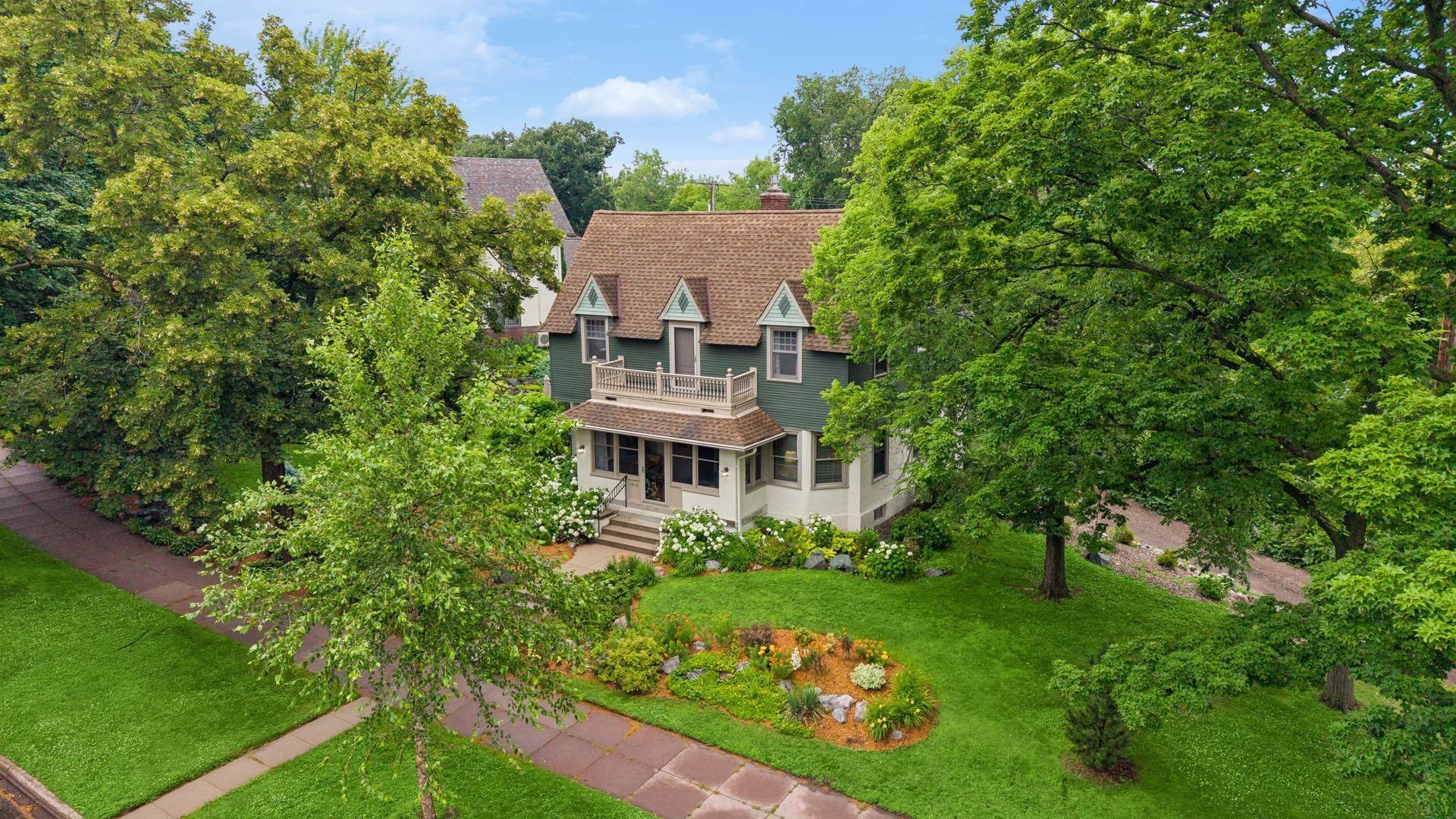 1818 Kenwood Parkway Minneapolis, MN 55405