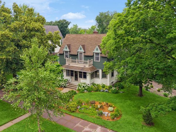 1818 Kenwood Parkway, Minneapolis, MN 55405