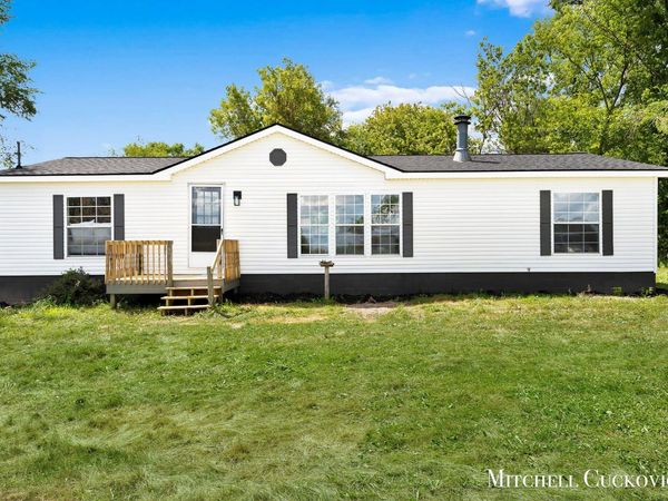 7110 W 44th Street, Fremont, MI 49412
