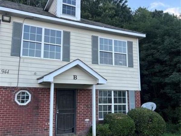 944 Old Mill Point , Unit B, Monroe, GA 30655