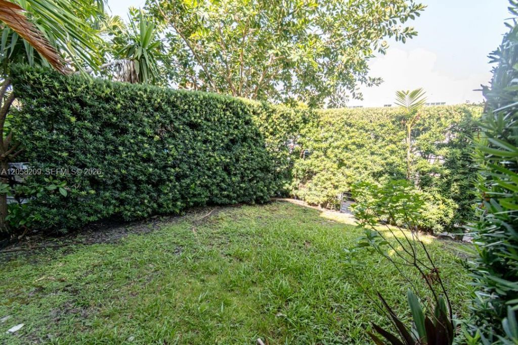 3917 N Meridian Ave, Unit 101, Miami Beach, FL 33140 Photo