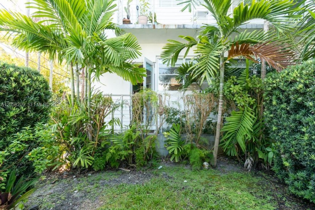 3917 N Meridian Ave, Unit 101, Miami Beach, FL 33140 Photo