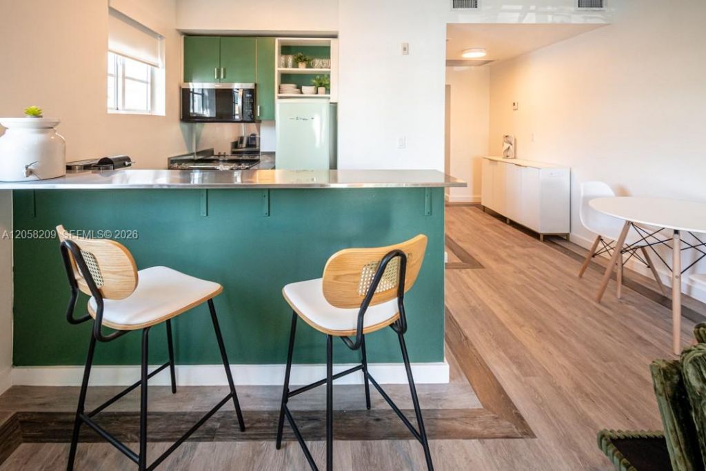 3917 N Meridian Ave, Unit 101, Miami Beach, FL 33140 Photo