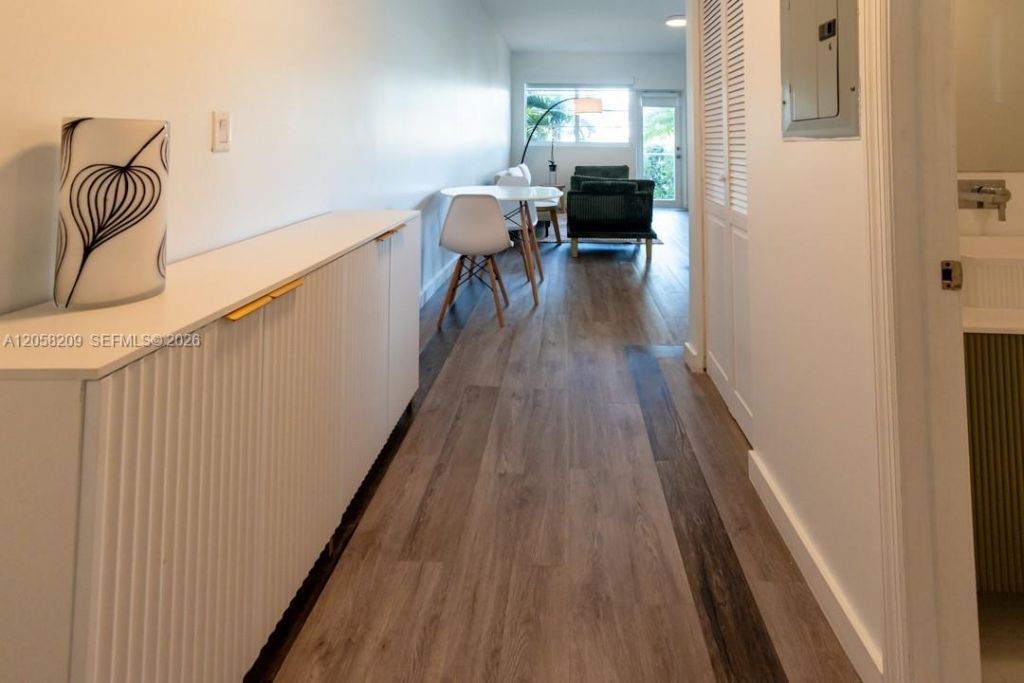 3917 N Meridian Ave, Unit 101, Miami Beach, FL 33140 Photo