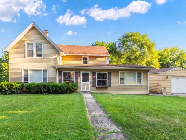 514 Locust Street , Elgin, IL 60123