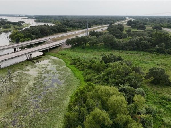 193 Old Hwy 59 , Goliad, TX 77963