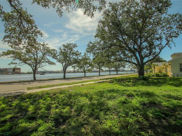 424 CHANNEL DRIVE , TAMPA, FL 33606