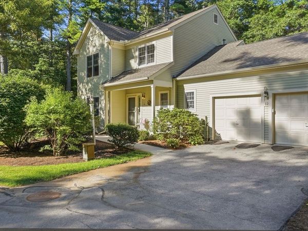 12 Chestnut Ln, Unit 12, Bedford, MA 01730