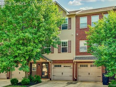2204 Knotty Pine Trail, Howell Township, Mi 48855