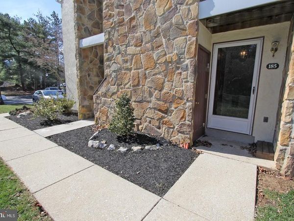 185 VALLEY STREAM CIRCLE, CHESTERBROOK, PA 19087