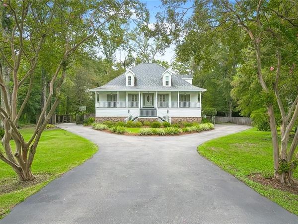 218 SCOTCHPINE Drive, Mandeville, LA 70471