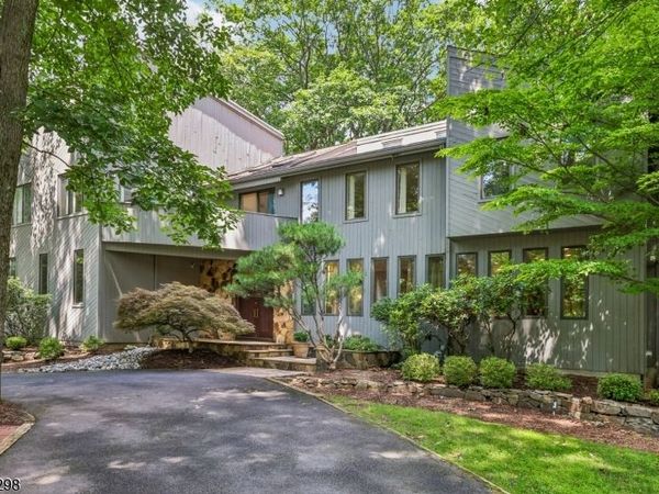 28 Tammy Hill Trl, Randolph, NJ 07869